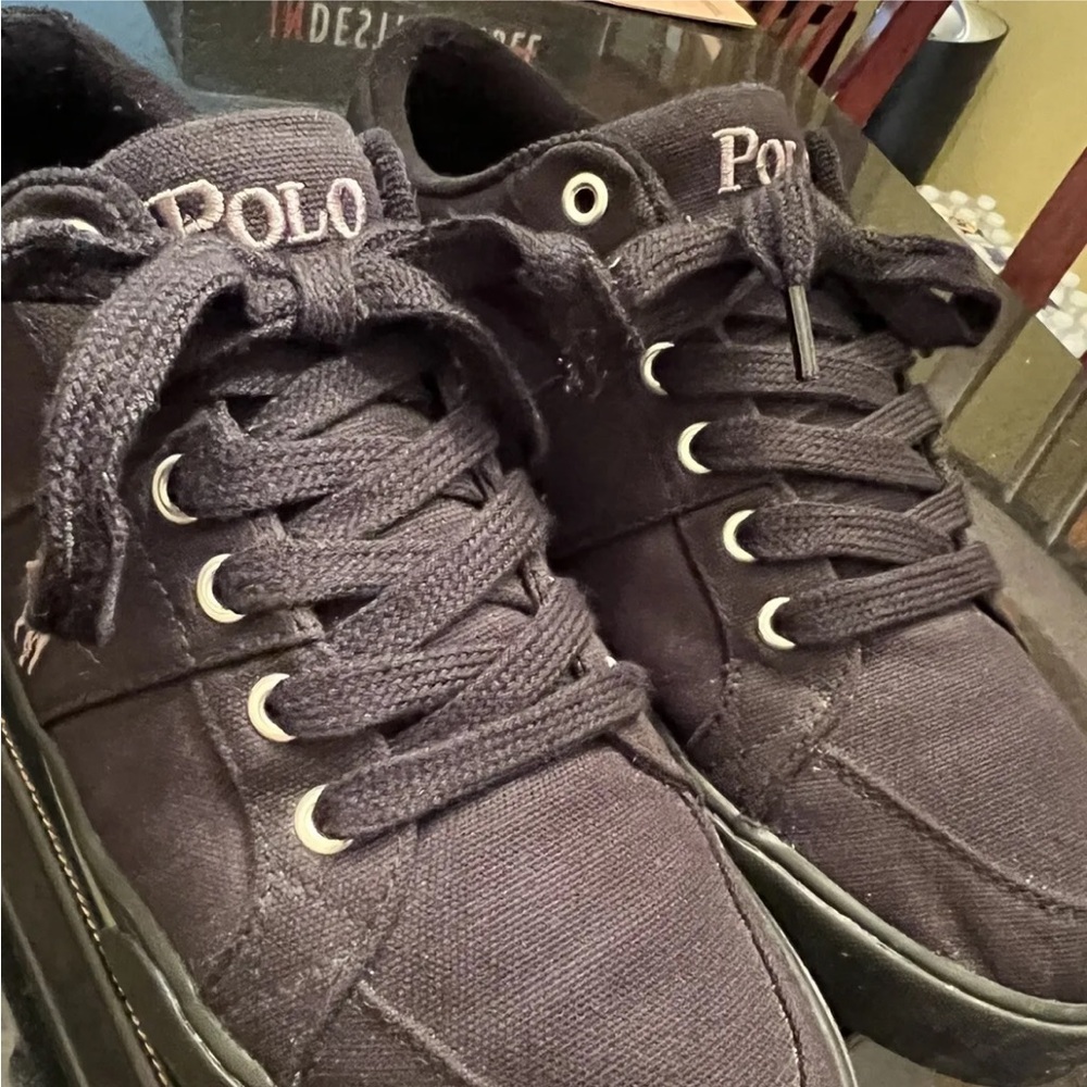 Polo Ralph Lauren ‘Humberto’ low top sneakers size 9M